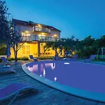 Nyaraló Kastel Stafilic 46 With Outdoor Swimmingpool