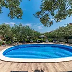 Kastel Stafilic 46 With Outdoor Swimmingpool Kaštela