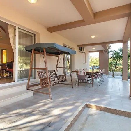 7 Bedroom Awesome In Kastel Stafilic Kaštela