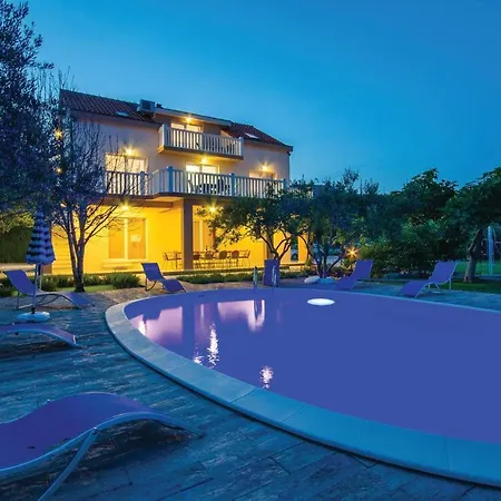 Holiday home 7 Bedroom Awesome In Kastel Stafilic