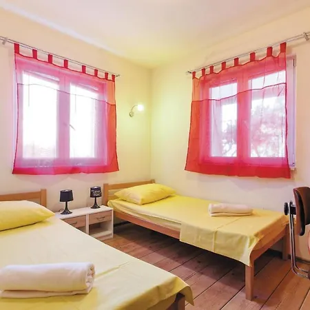 Holiday home 7 Bedroom Awesome In Kastel Stafilic