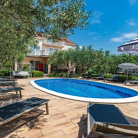 Kastel Stafilic 46 With Outdoor Swimmingpool *