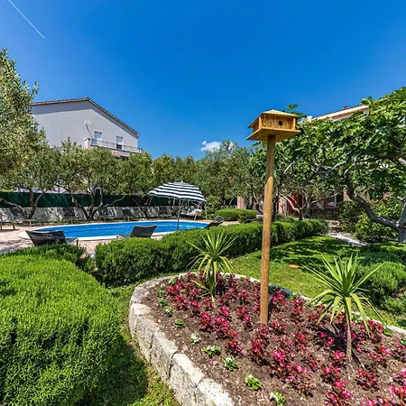 Holiday home 7 Bedroom Awesome In Kastel Stafilic