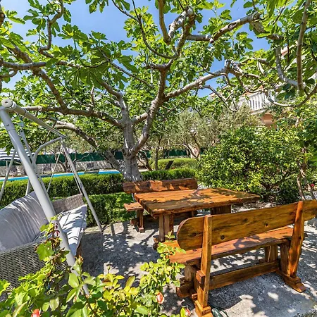 Holiday home 7 Bedroom Awesome In Kastel Stafilic *