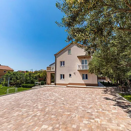 7 Bedroom Awesome In Kastel Stafilic * Kastela
