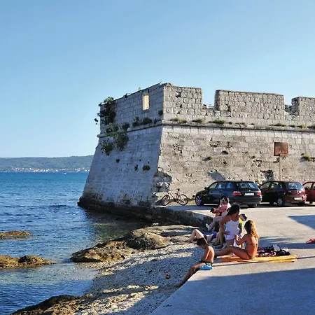 Holiday home 7 Bedroom Awesome In Kastel Stafilic Kastela
